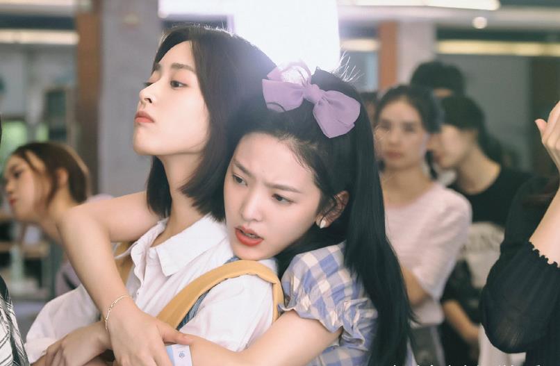 校园|沈月新剧播出，颜值虽不如章若楠，演技却让人耳目一新