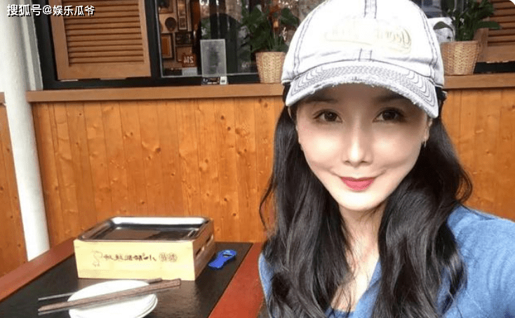 后遗症这些同龄女星都曾是绝世美人，有人整容后遗症像妖怪，有人美到老