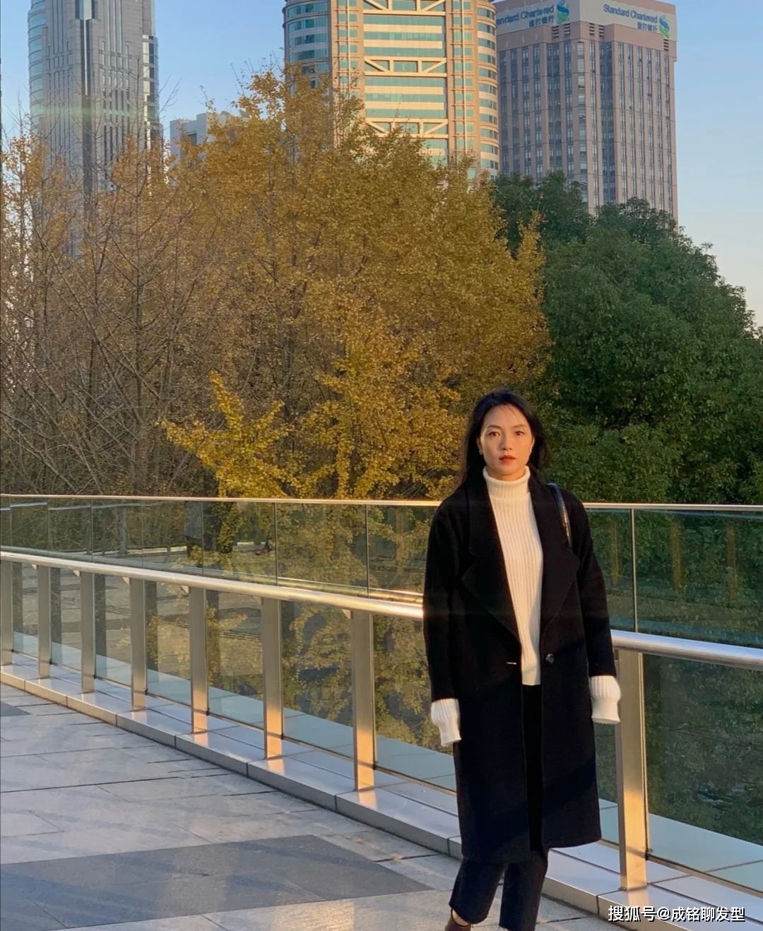 颜色 这些五十多岁的妈妈好会打扮!端庄优雅又时尚,穿出精致好气质