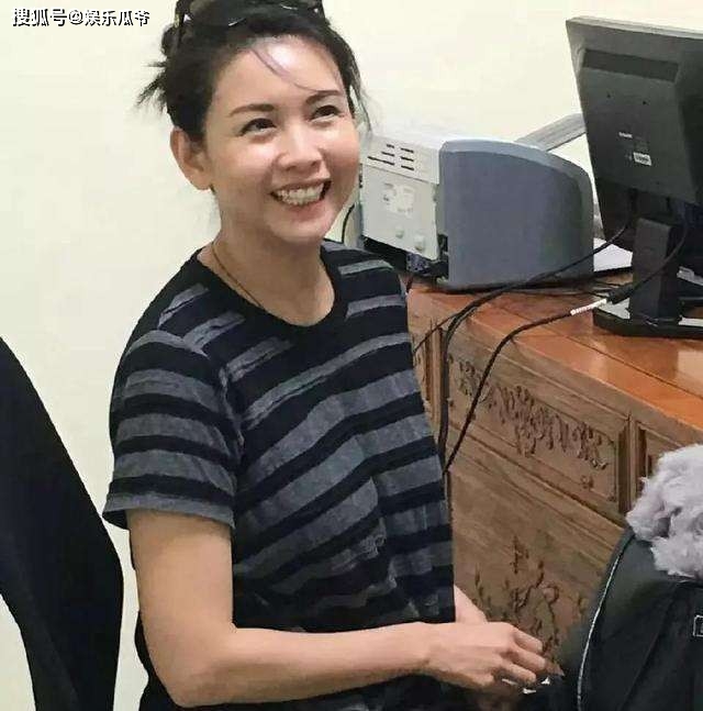 后遗症这些同龄女星都曾是绝世美人，有人整容后遗症像妖怪，有人美到老