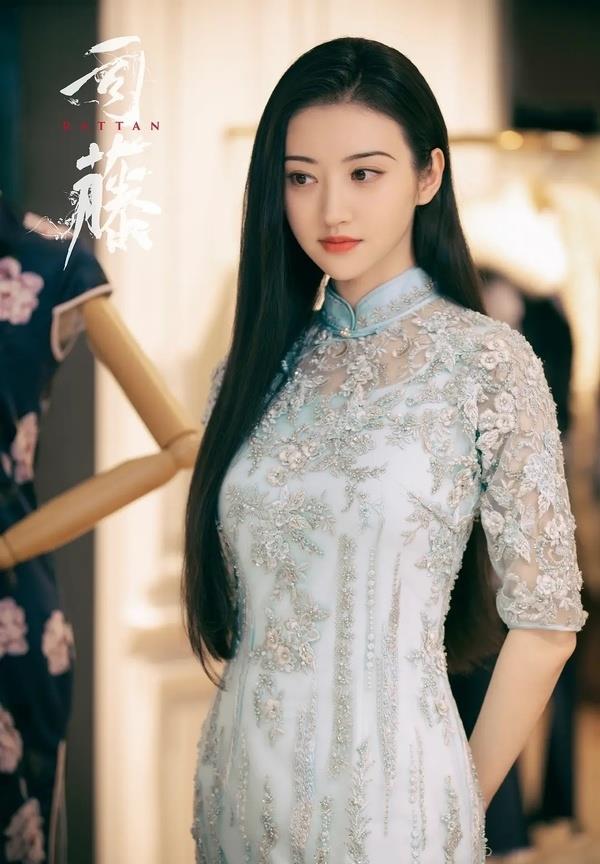 因为|司藤，在看服化道的同时，看看植物精是如何谈恋爱的