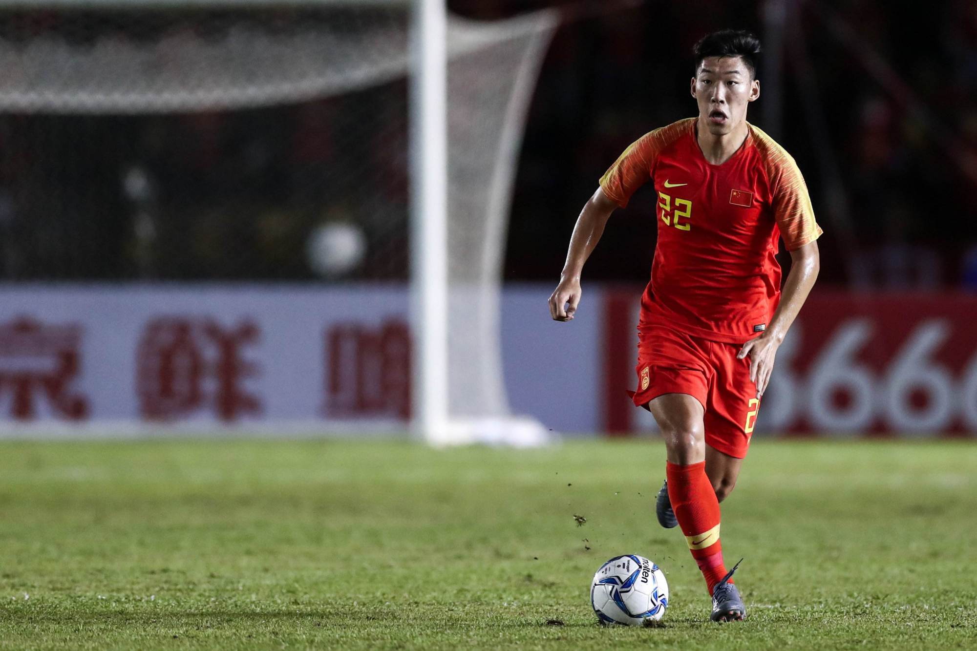 不到两年时间,从弃将成为国足主力,或能取代艾克森_艾克森说若国足