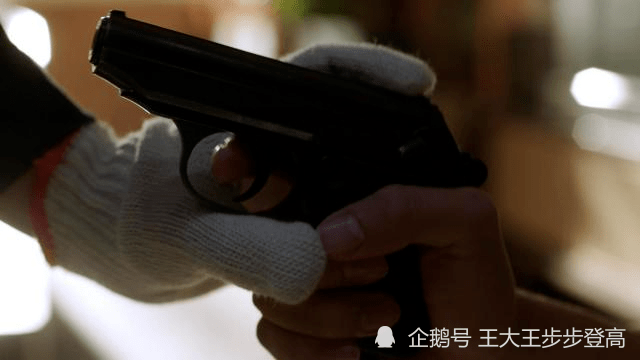 尸体|《谁是凶手》：凶手就是法医老顾！其实第一集就有暗示