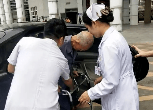 消耗战|运动神经元病的“长期消耗战”