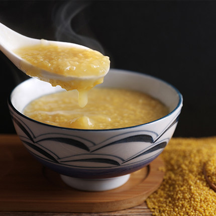 丰沛地水系,肥沃的土地日照10小时的光感,唯有这样的小米才能算纯天然