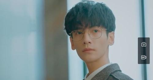 因为|良言写意:罗云熙瘦到脱相,面部瘦削气色差,小鱼仙倌滤镜尽失