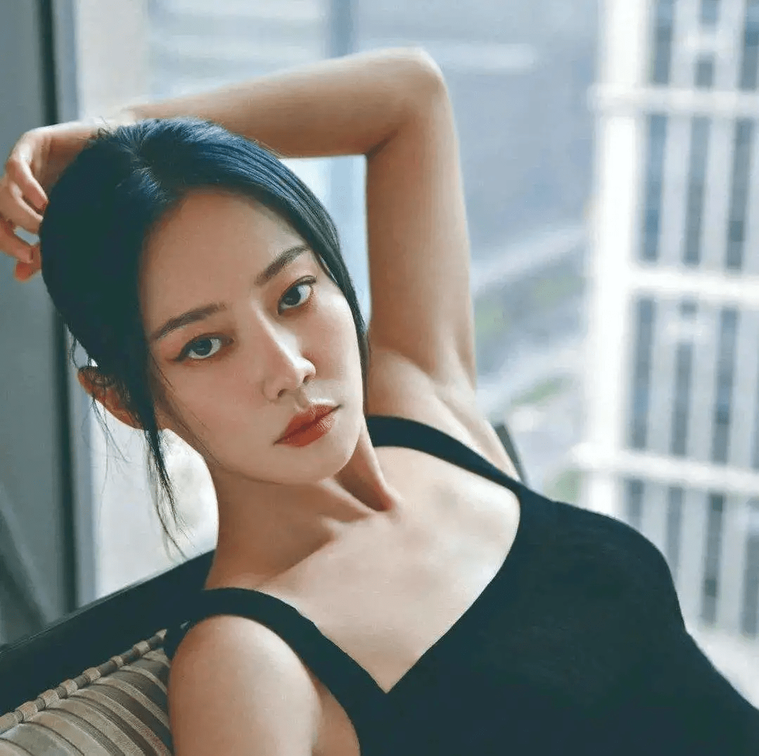 花瓣大嘴、厚嘴、小鸡嘴，嘴型“怪异”却很美的女明星，被蛊到了
