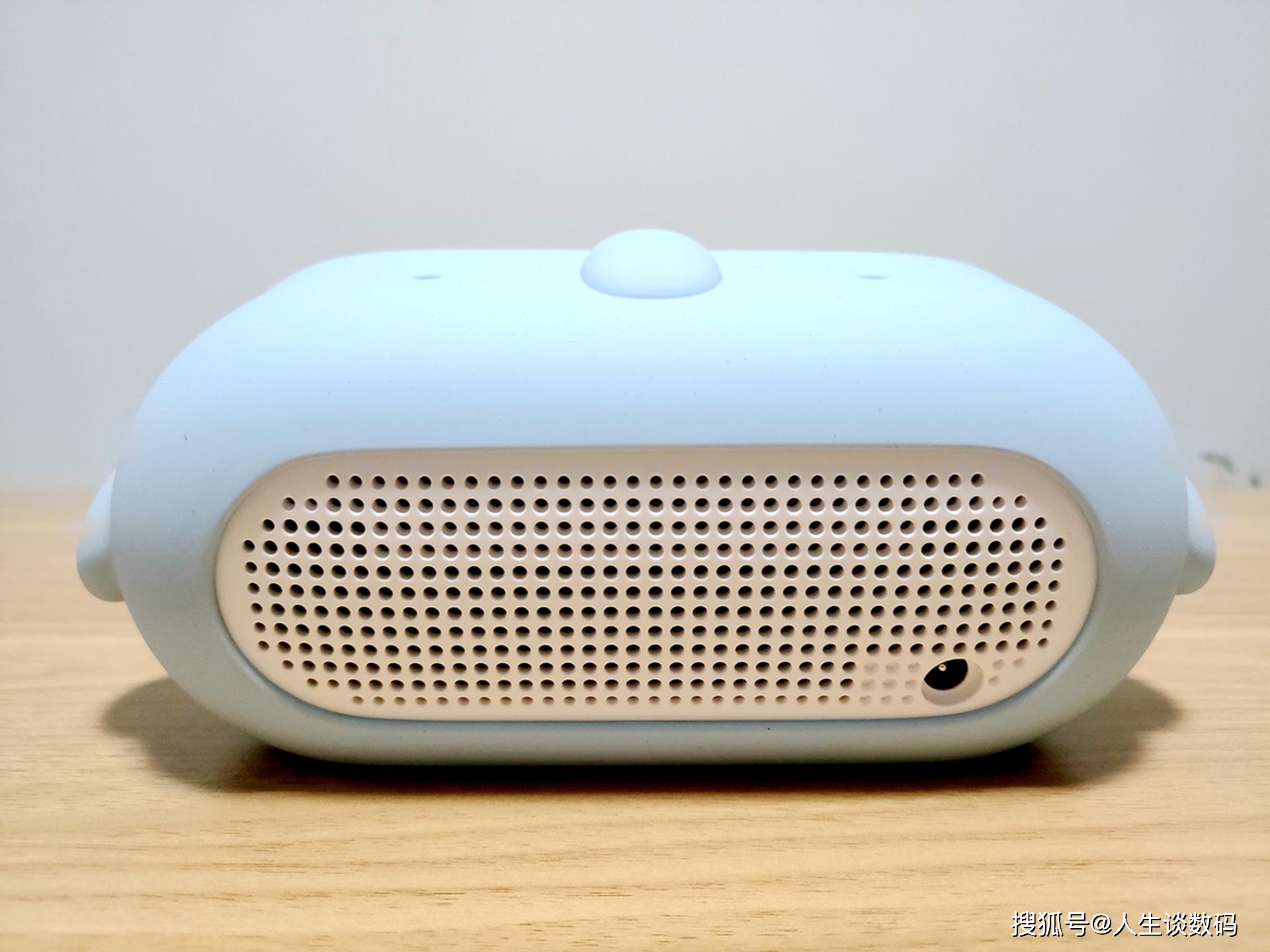 原创鸿蒙系统加持自带卖萌表情主打儿童市场的华为ai音箱2e体验