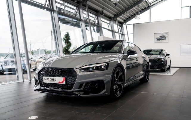 奥迪旗下有rs系列车 这一类车型拥有比较高的性能 新车 设计 造型