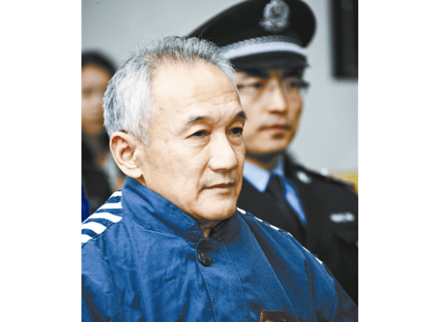 国足巨头谢亚龙只用3年搞垮男足女足国奥再就业年薪高达158万