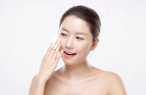 时间擦气垫总是脱妆怎么办?试试搭配这款CB拍拍隔离精华液