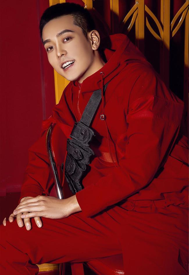 叛逆|《再战江湖》《安家》两戏连播，演员于珂然实力上演陈小春陈向东_网易订阅