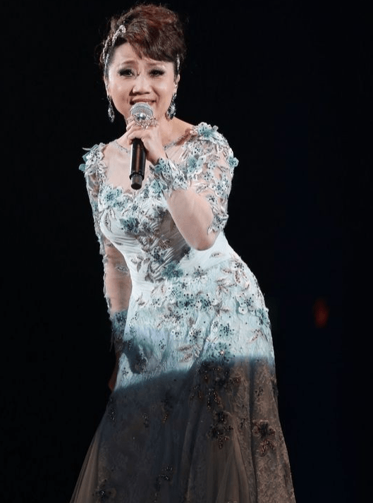 张德兰春晚唱春光美红遍全国27岁因爱隐退弃艺从医