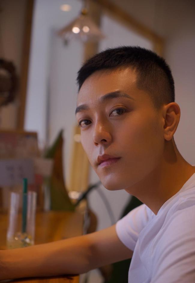 叛逆|《再战江湖》《安家》两戏连播，演员于珂然实力上演陈小春陈向东_网易订阅