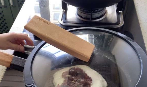 做法|饼的新做法,手不沾面筷子一搅,外酥里软,我家孩子天天当早餐