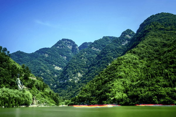 豫西大峡谷风景区在这里游玩,让我们的心境豁然开朗,而且,这里的美景