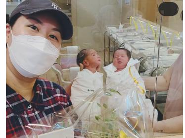 29岁女星诞下三胞胎 孩子脸还没巴掌大 出生就被送重症监护室 孕产 时尚妈咪网