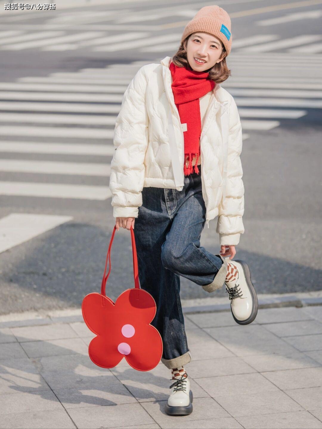 小个子 小个子女生穿搭不用愁，试试这些保暖又显高的短款羽绒服，太美