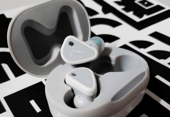 拿有线耳机的标准评价echo很强但只在tws中强