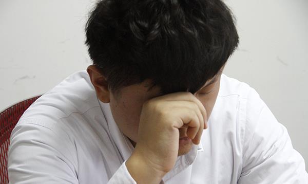 症状|肝脏变硬了，身体会“露出马脚”，晨起少做3事，肝脏更轻松