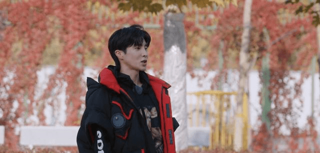 陈小春|《我们的滚烫人生》开播,高瀚宇乱说话被批评,陈小春早就说过他