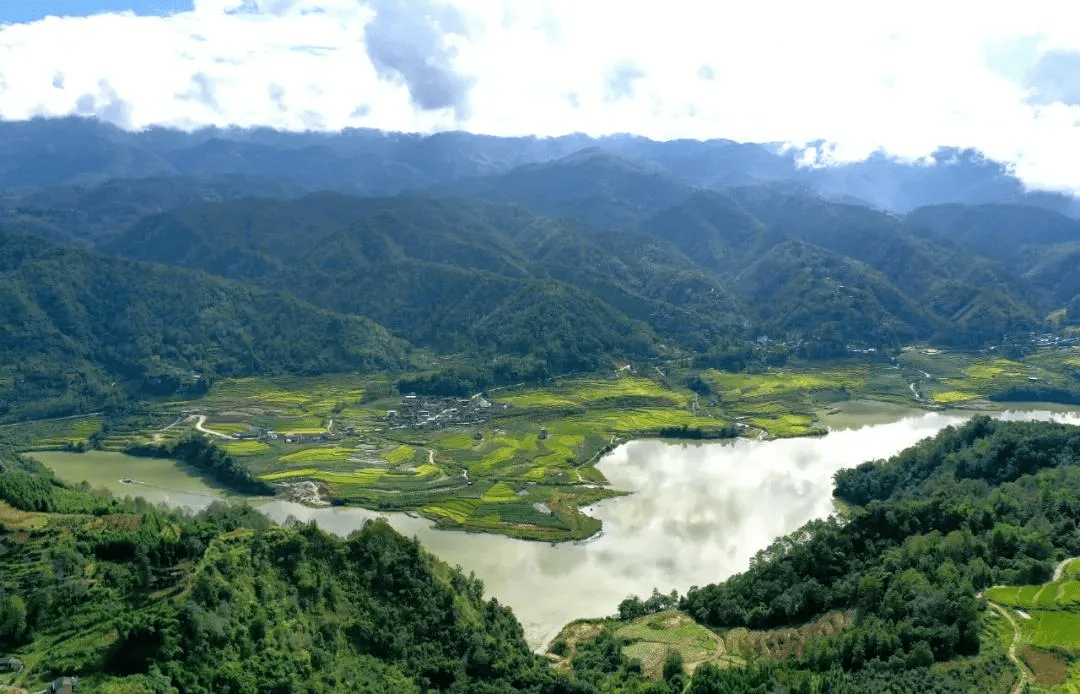 居民|腾冲曲石向阳桥：历久弥坚跨骁浪 川流之上向阳生