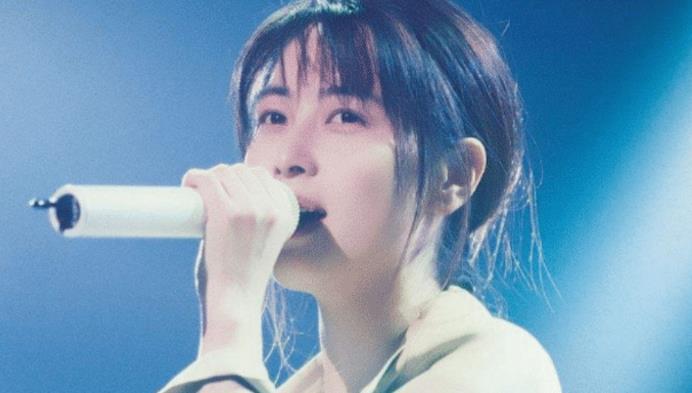 最近很火的女歌手情歌 26fe11cf53594f8ca13ebc042f5a51e0.jpeg