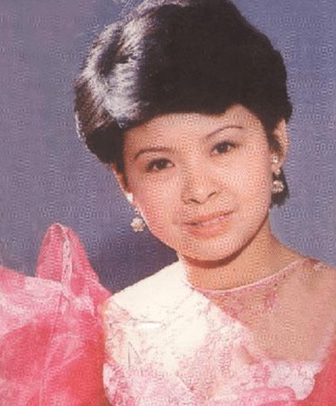 军旅歌手董文华23岁爆红13次上春晚巅峰时坚持生下孩子