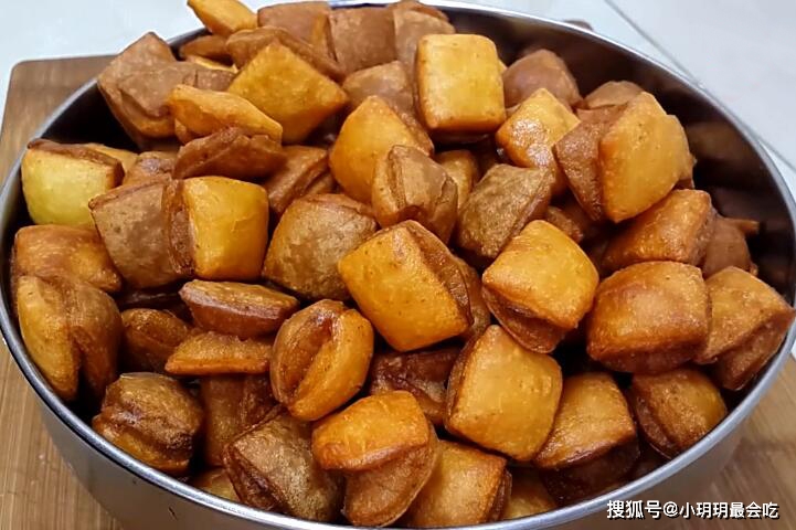 做法|一个红薯，一勺红糖，教你做好吃的小零食，香甜酥脆，孩子超喜欢