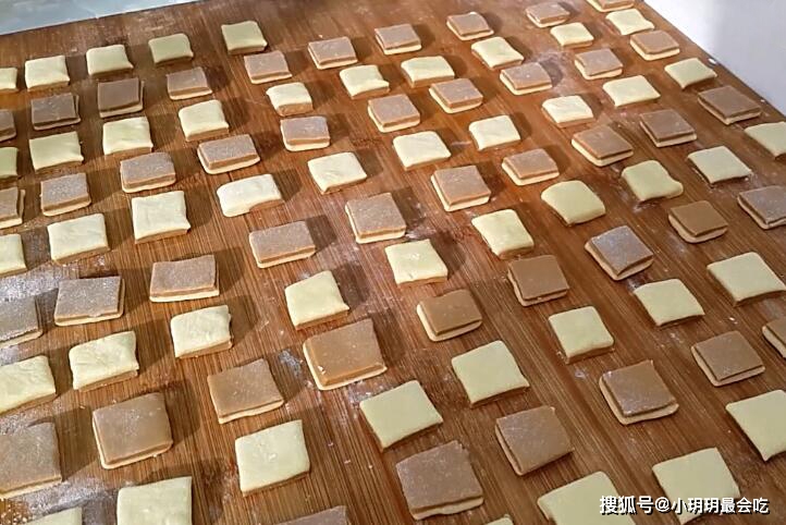 做法|一个红薯，一勺红糖，教你做好吃的小零食，香甜酥脆，孩子超喜欢