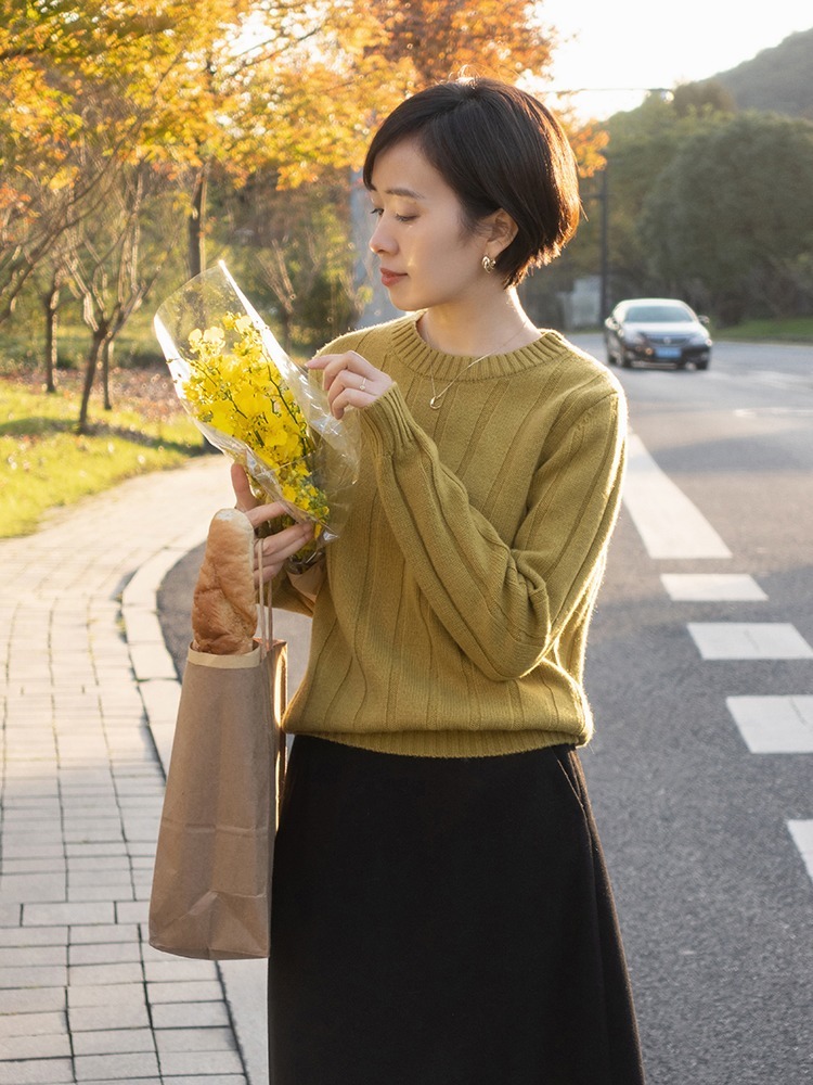 条纹 这些才是适合普通人的“针织衫”穿搭，简约大方又保暖，时髦精致