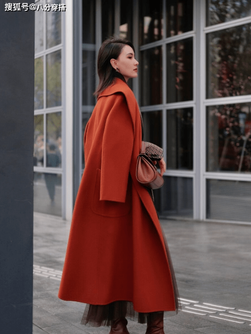 牛油果 冬天不要老穿黑白灰了，这几种颜色甜美温柔又显白，减龄又时髦