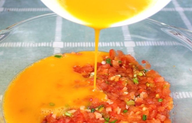 葱花|早餐别再出去买啦,只要5分钟,手不碰面就搞定,鲜香软嫩超好吃