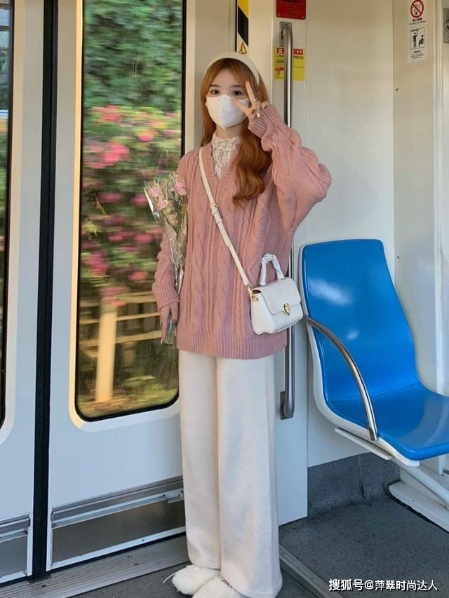 小个子 小个子女生，冬季穿搭记住这2个“口诀”，身高155也能变身时髦精