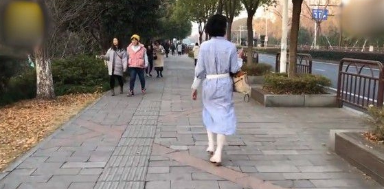 网络 男大学生爱穿“女装”，从小就有想法，网友：这背影看到我脸红！