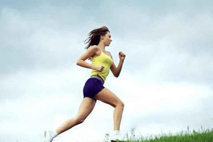 毒素|肝胆医生提醒：肝不好，晨起会有4种表现，若一个不占，肝还健康