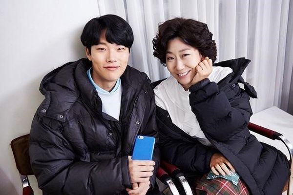 原创罗美兰亲生儿子曝光黝黑厌世脸像柳俊烈