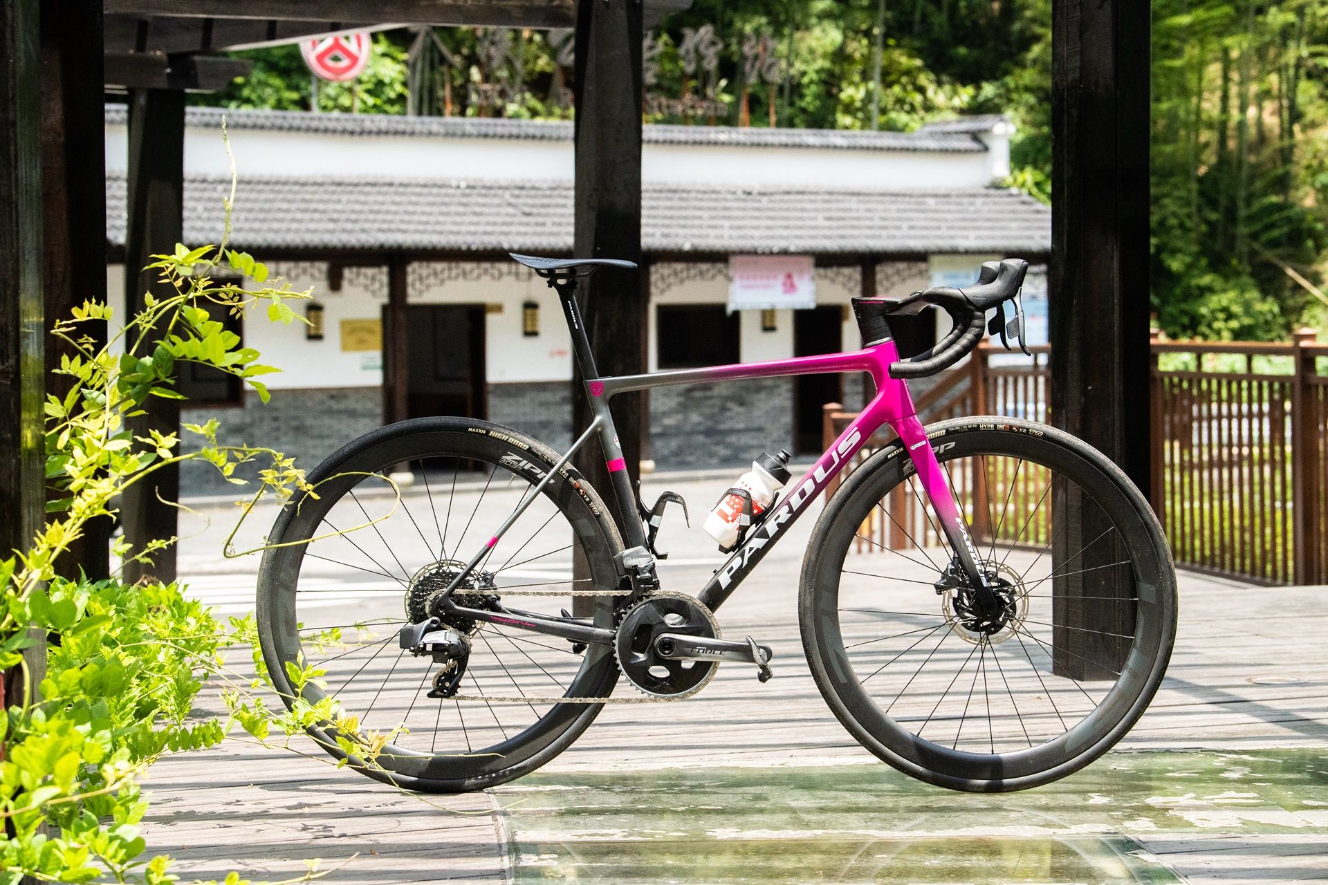 瑞丽 PARDUS瑞豹Robin EVO入选海宁杯?2021瑞丽轻奢品牌大赛Top30