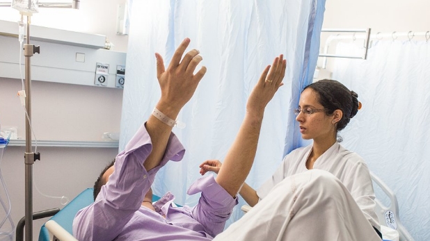 白天|不论男女，养成的这“3个习惯”，可能是中风的“元凶”，别大意