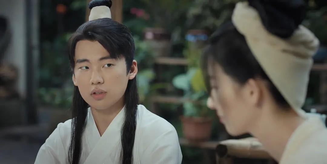 那几分|颜值不够演技凑，郭麒麟《赘婿》首播全网热度第一！这星二代争气