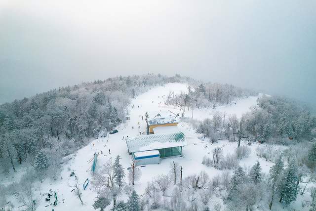 滑雪|冬季东北航拍，吉林北大湖滑雪度假区，冰天雪地梦幻得不敢相信