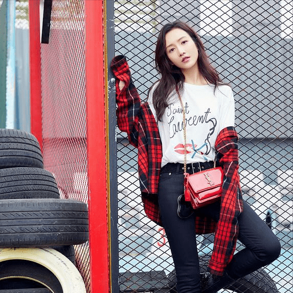 王鸥 春天怎么穿？看看王鸥的格子衬衫+T恤，美翻了全场