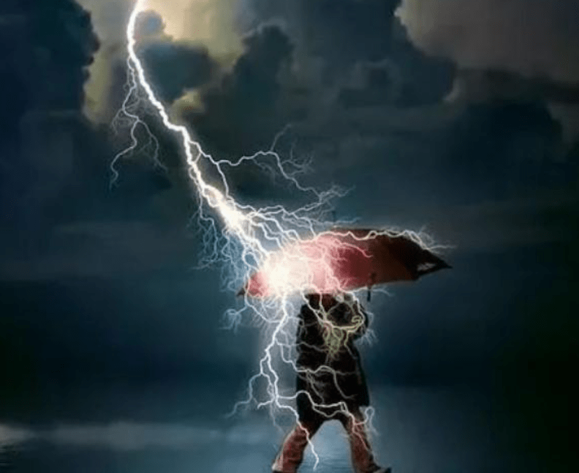 全身瘫痪而亡,4年后坟墓又被雷劈碎_萨摩_福特_闪电