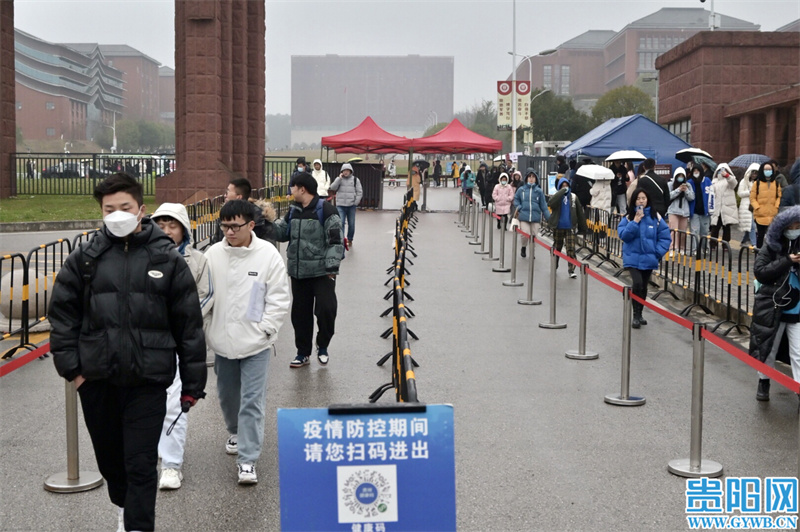 熊先生|全国硕士研究生考试今日开考，记者现场直击贵州大学西校区考点