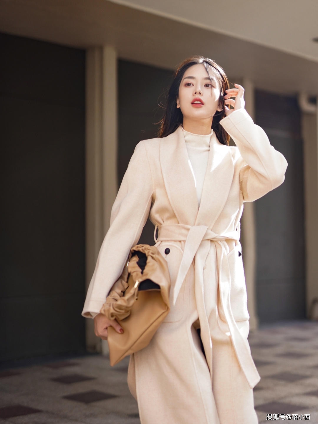 美眉 身高160cm左右的普通人,穿“大衣”要注意细节,才能显高又显瘦