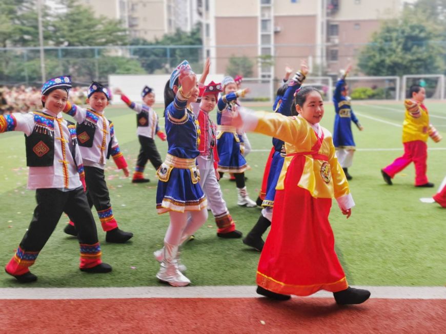 步伐|福州市融侨小学：超萌超酷！体艺节开幕式燃爆
