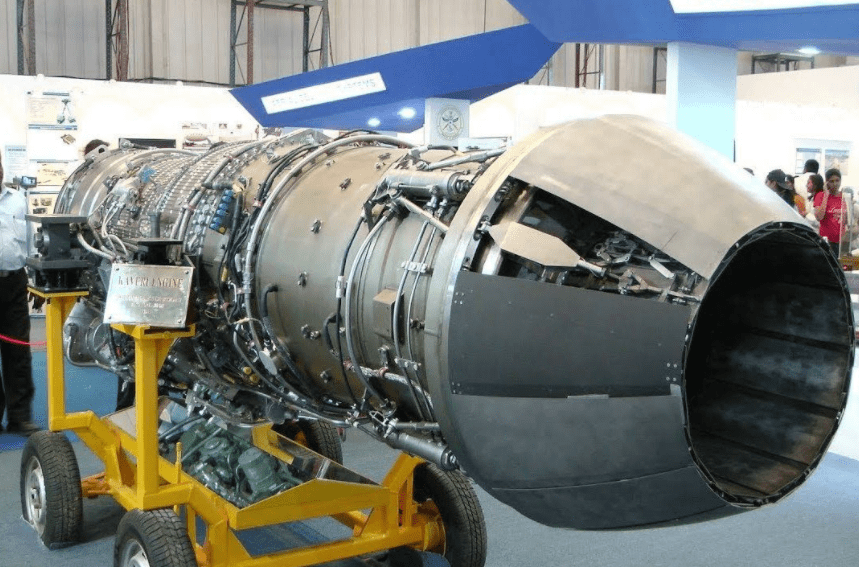 装备国产涡扇10发动机,被称为空中飞鲨