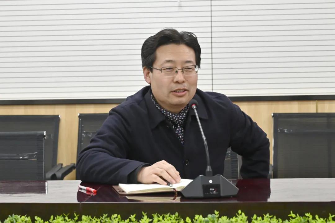 郭波平校长致辞王希海老师,23岁时为了照顾因脑出血成为植物人的父亲