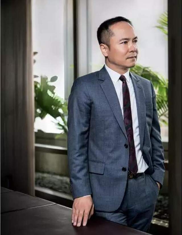 宁波"穷小子"逆袭:父母早亡,17岁开始养家,现今身价575亿