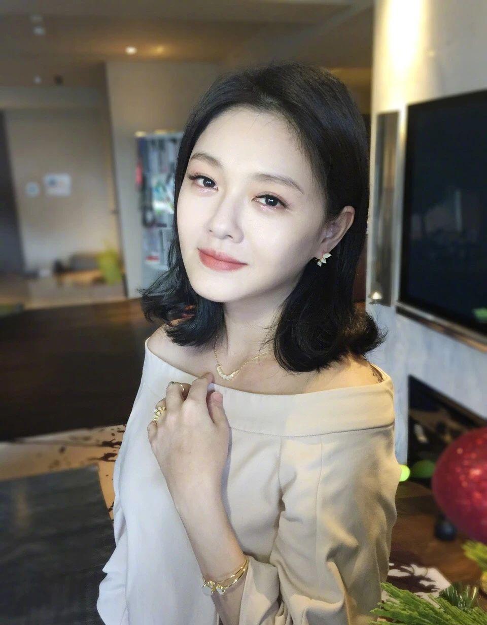女明星37岁的全智贤美得过于高调？无滤镜的素颜肌也太能打了吧！